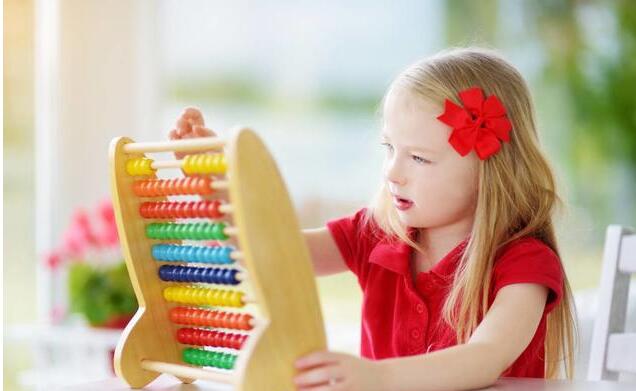 幼儿学英语  幼儿早期学英语的优势是什么？